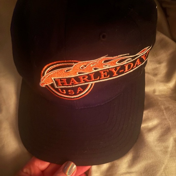 ๐๏ธ๐ฎ๐ฆ๐ฏ๐ด ๐๐ข๐ณ๐ญ๐ฆ๐บ ๐๐ข๐ท๐ช๐ฅ๐ด๐ฐ๐ฏ ๐ฉ๐ข๐ต๐๏ธ - Picture 2 of 7